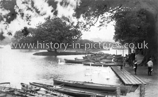 Landing Stage, Hollow Pond, Leytonstone, London. c.1904